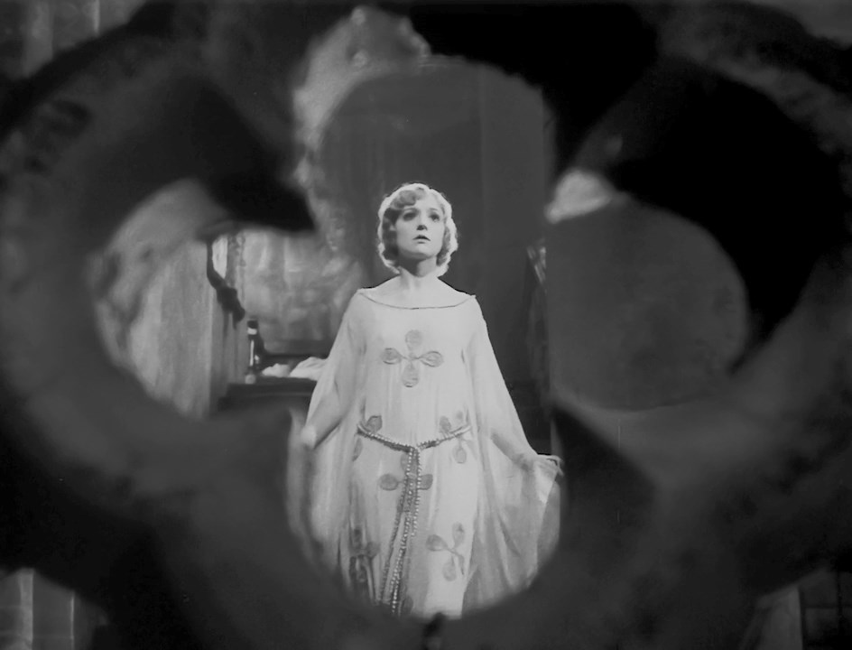 Madge Bellamy - White Zombie (1932)